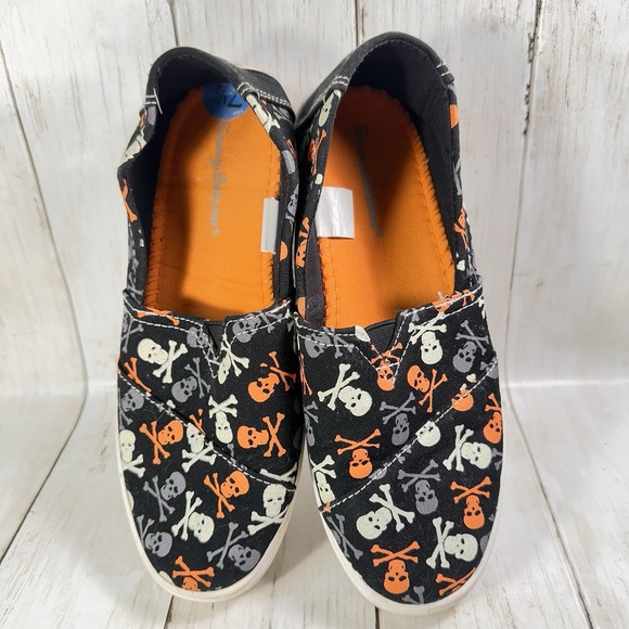 Tommy Bahama Halloween Slip on Shoes Glow in the Dark Skulls size 7.5 Canvas - Picture 1 of 8